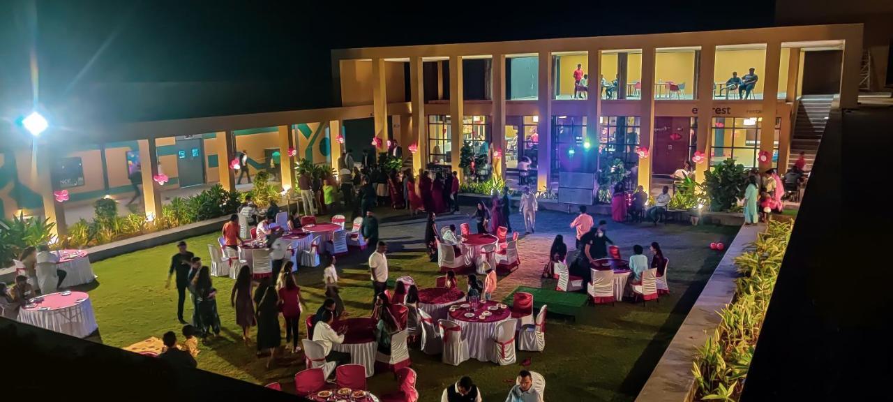 Hotel Mayur Express Sangamner Dış mekan fotoğraf