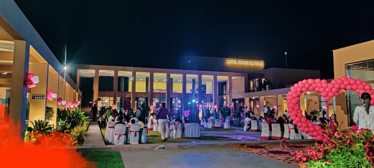 Hotel Mayur Express Sangamner Dış mekan fotoğraf