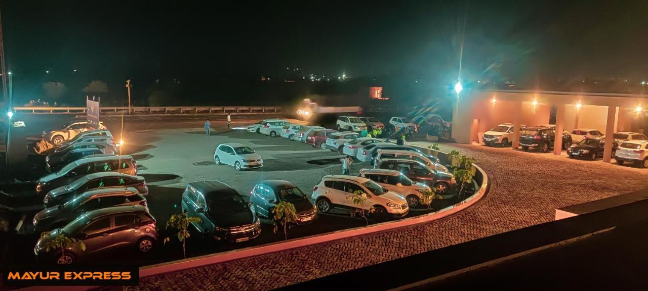Hotel Mayur Express Sangamner Dış mekan fotoğraf